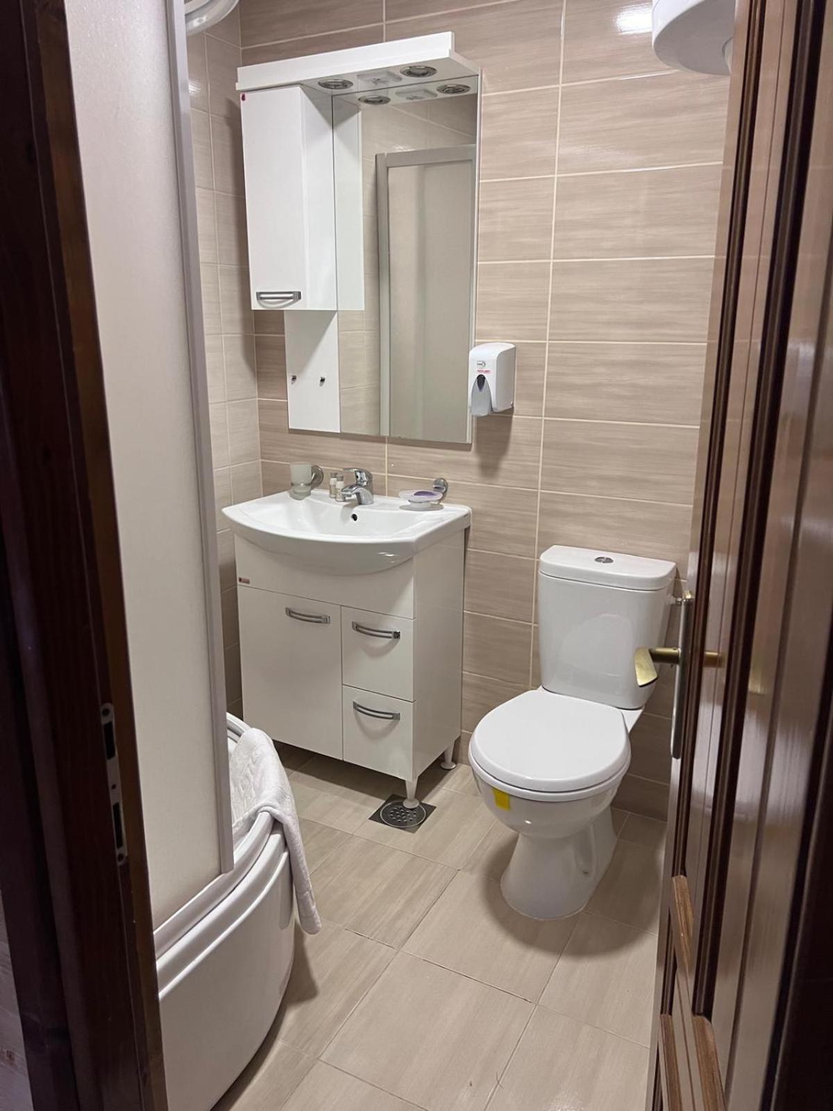 Camp Hotel Lake Views Plav Ngoại thất bức ảnh